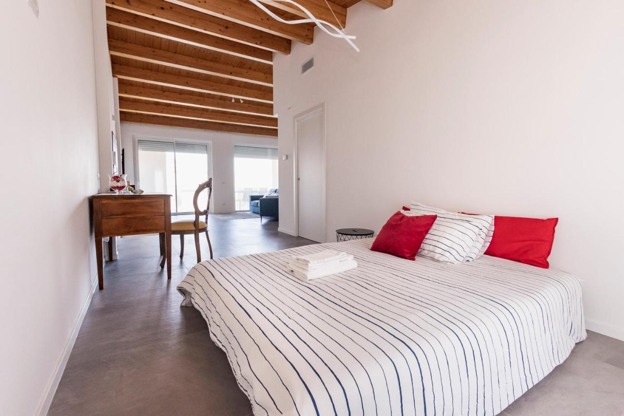 פולינאנו א מארה Come A Casa - Feels Like Home Polignano 2 Bedrooms & Living & 3 Bathrooms מראה חיצוני תמונה